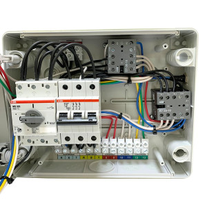 Caja De Control Danfoss Deshielo Electrico 4 Hp A 7.5 Hp220V/50-60Hz 191U8001 
Arrancador Manuel Motor  ABB, Braker ABB, Caja Panel  ABB 1275 IP65, Control Danfoss EKC102D 220V/60-60HZ, 2 x EKS 211 084B4403 1.5m